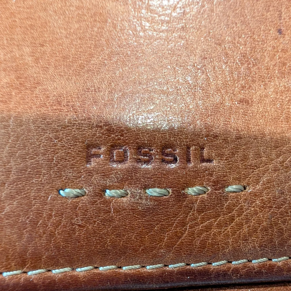 Fossil Leather Wallet in Tan Brown